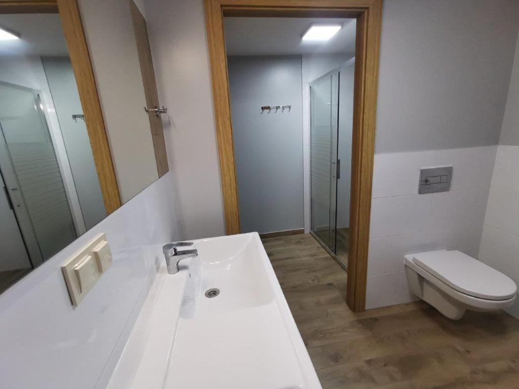 Tanie Noclegi, Kwatery, Pokoje Do Wynajecia , Targi Kielce Esterno foto