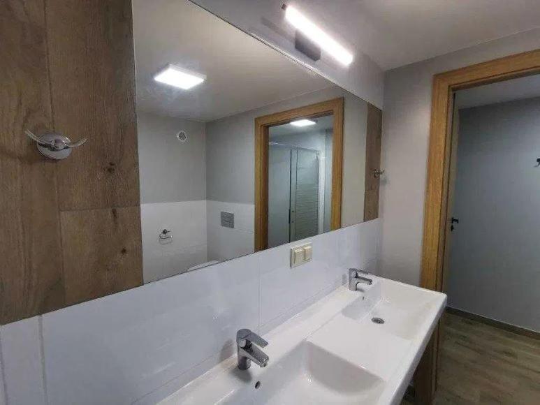 Tanie Noclegi, Kwatery, Pokoje Do Wynajecia , Targi Kielce Esterno foto